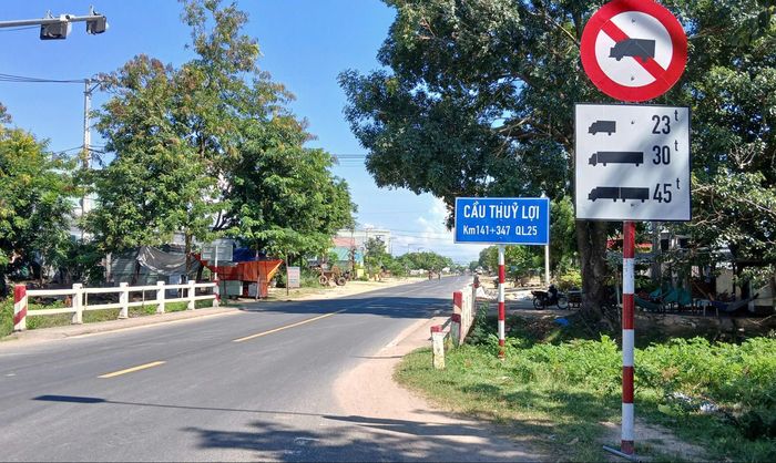 Hiện trạng Cầu Thủy Lợi (QL25). 