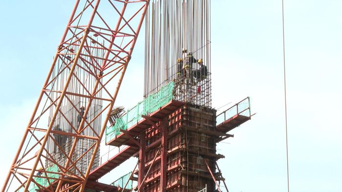 Đến nay, các trụ T21, T22, T23 và T24 đã hoàn thành đốt K1 và đang chuẩn bị thi công những đốt tiếp theo. Hiện mỗi đốt mất khoảng 10-12 ngày để hoàn thành; sau đốt K4, nhà thầu dự kiến rút ngắn thời gian đúc hẫng để phấn đấu hợp long vào cuối tháng 12/2026. Trụ T25 cũng đang được triển khai các hạng mục tiếp theo.