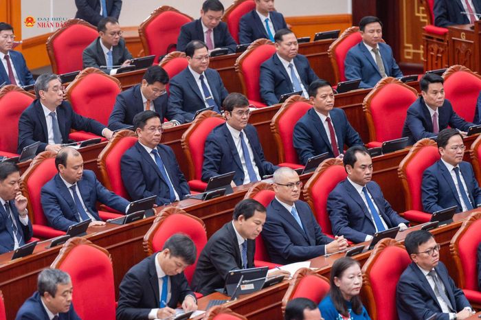 Các đại biểu dự khai mạc Hội nghị Trung ương 4, khóa XIV