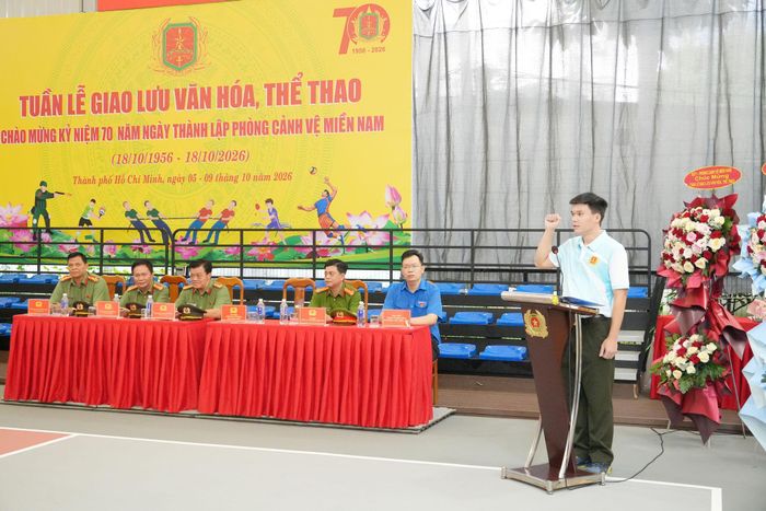 Đại diện các vận động viên phát biểu tại buổi lễ. Ảnh: Thạc Hiếu
