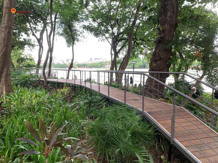Cận cảnh quá trình thành hình của không gian nghệ thuật "Dải lụa ký ức" được nhóm phóng viên cập nhật chiều 5/10.