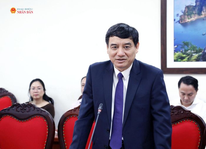 Chủ nhiệm Ủy ban Văn hóa và Xã hội Nguyễn Đắc Vinh phát biểu