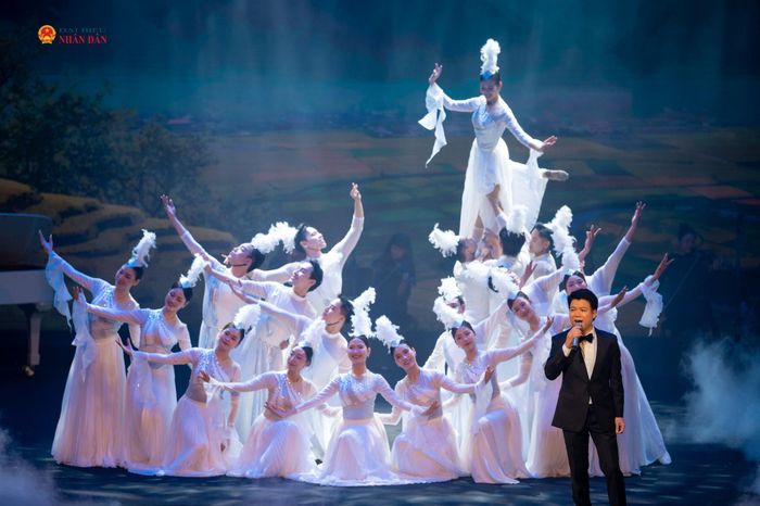 Tiết mục văn nghệ tại Chương trình