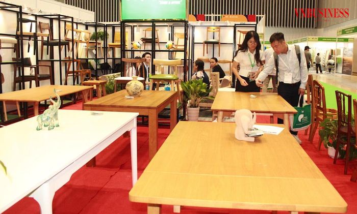 Doanh nghiệp đồ gỗ nội thất đẩy mạnh thị trường nội địa trong 3 tháng cuối năm, song phải cạnh tranh bằng chất lượng, nguồn gốc và thiết kế thay vì chỉ dựa vào giá thấp.