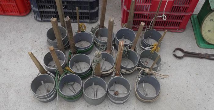 Những chiếc bẫy các đối tượng dùng để bắt trộm mèo.