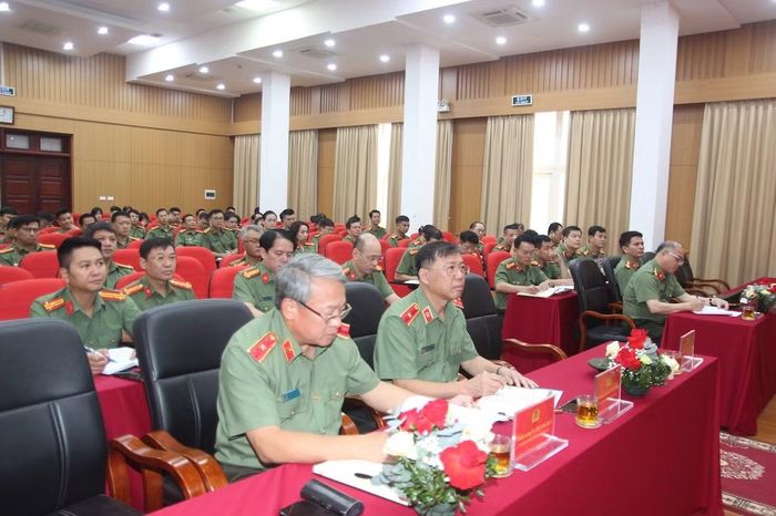 Quang cảnh hội nghị.