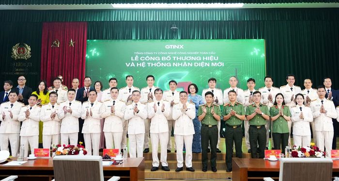 Các đại biểu tham dự buổi công bố thay đổi thương hiệu và nhận diện mới GTINX.