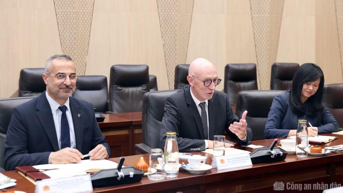 Giáo sư Graham Carr đánh giá cao định hướng hợp tác của Bộ Công an Việt Nam.
