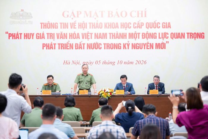 Quang cảnh họp báo.