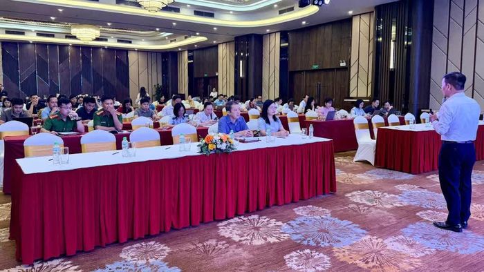 Các đại biểu tham dự hội nghị.