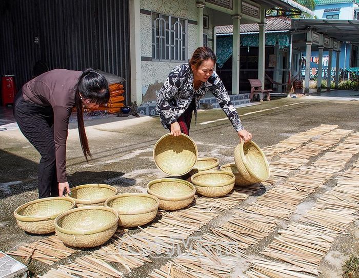 Cần xé, rổ, sàng, sề, sọt, thúng... là những sản phẩm quen thuộc với đời sống người dân.