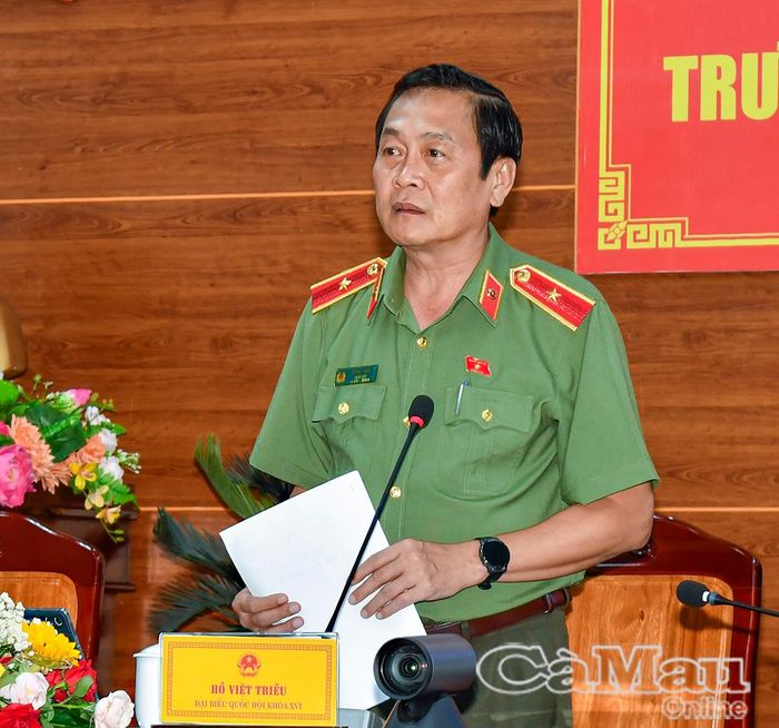 Thiếu tướng Hồ Việt Triều, Uỷ viên Ban Thường vụ Tỉnh uỷ, Giám đốc Công an tỉnh, Uỷ viên Uỷ ban Quốc phòng, An ninh và Đối ngoại của Quốc hội, phát biểu ý kiến về những thay đổi trong phân loại đất đai và thẩm quyền quản lý đất đai.