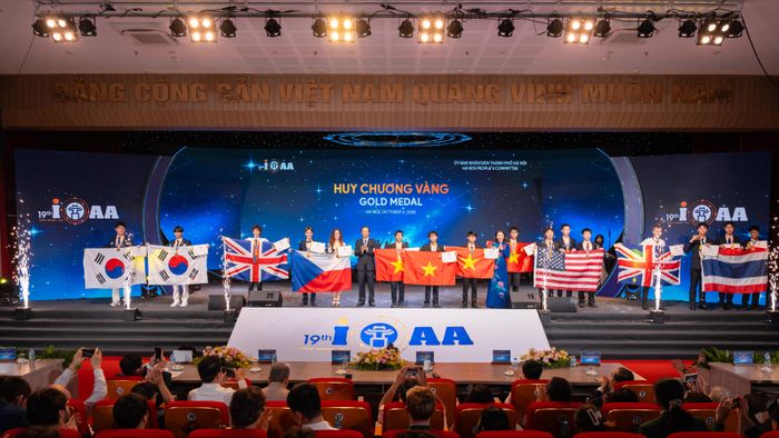 Học sinh Việt Nam giành 6 Huy chương vàng tại IOAA 2026. Ảnh: PV
