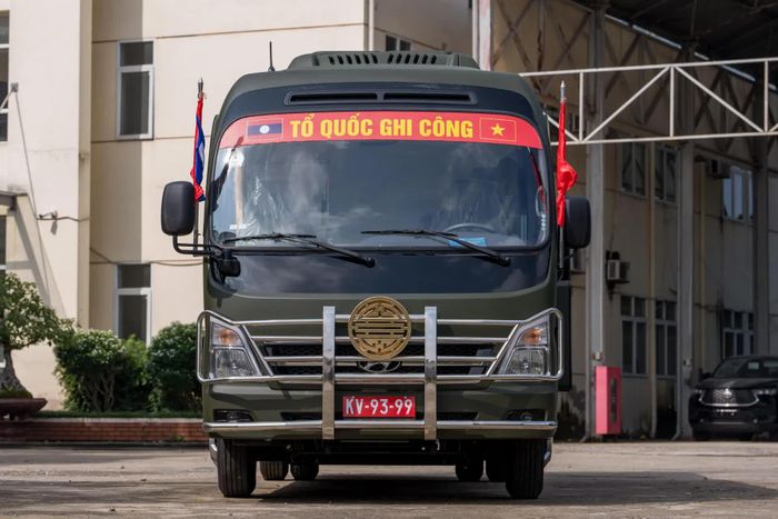 Xe Hyundai County chuyên dụng sau cải hoán, chuẩn bị được đưa vào trang bị cho các Đội tìm kiếm, quy tập hài cốt liệt sĩ. (Ảnh: HTCV)