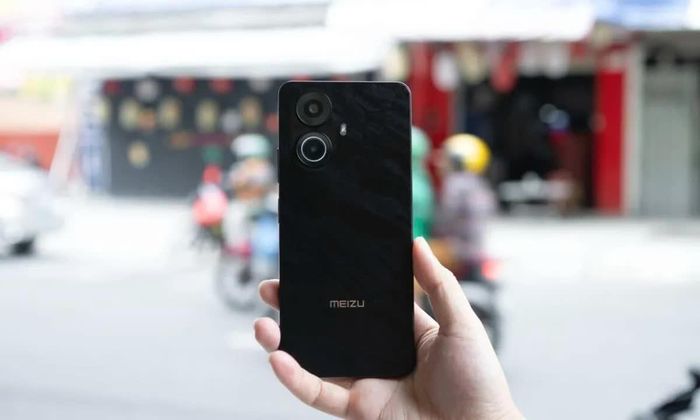 Meizu Mblu Note 21 Pro NFC có cấu hình 8GB RAM và 256GB bộ nhớ ở mức giá khoảng 4,79 triệu đồng