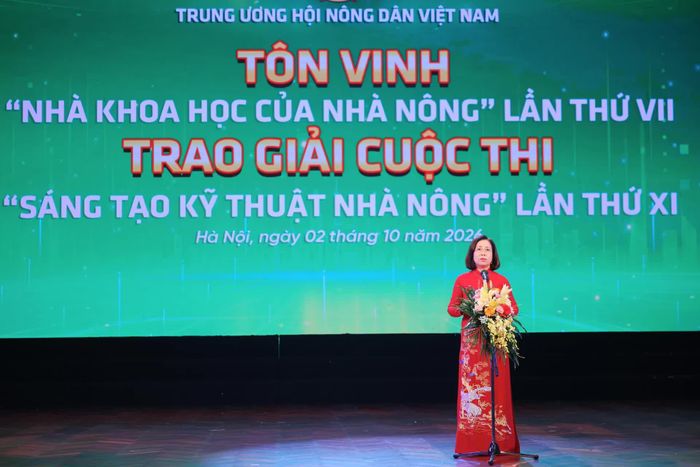 Đồng chí Bùi Thị Thơm - Phó Chủ tịch Hội Nông dân Việt Nam – Trưởng ban Tổ chức Chương trình Tôn vinh “Nhà Khoa học của Nhà nông” và Cuộc thi “Sáng tạo kỹ thuật Nhà nông” năm 2026 phát biểu khai mạc chương trình.