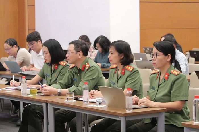 Các đại biểu tham dự buổi họp báo 