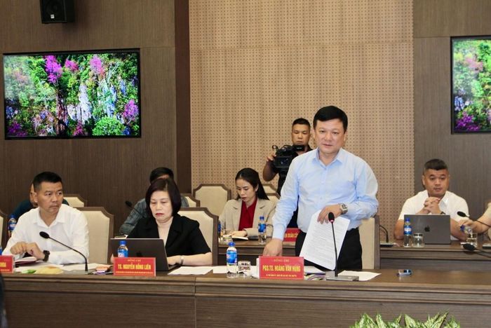 PGS.TS. Hoàng Văn Hùng, Bí thư Đảng ủy, Giám đốc ĐHTN phát biểu.