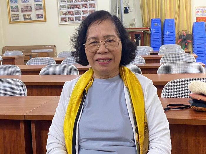 Bà Mai chia sẻ về công tác hòa giải khi làm Tổ trưởng Tổ hoà giải số 19. Ảnh: Thanh Xuân