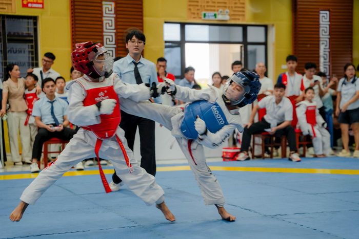 Các vận động viên thi đấu Giải Taekwondo xã Hát Môn mở rộng - Tranh Cúp Hai Bà Trưng lần thứ I năm 2026. Ảnh: KL