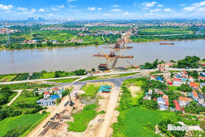 Dự án cầu Mễ Sở và đường dẫn hai đầu có chiều dài gần 14km, có tổng mức đầu tư khoảng 4.900 tỷ đồng. Công trình có điểm đầu kết nối khu vực Quốc lộ 1A và điểm cuối liên thông với cao tốc Hà Nội - Hải Phòng, tạo thành trục giao thông chiến lược phía Đông Nam Thủ đô.