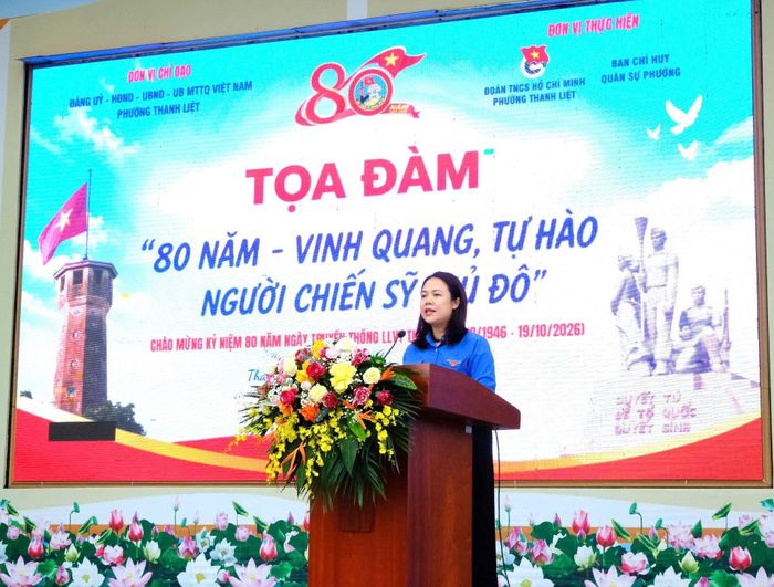 Phó Chủ tịch Ủy ban MTTQ Việt Nam, Bí thư Đoàn phường Thanh Liệt Lê Thanh Hương phát biểu khai mạc buổi tọa đàm. Ảnh: PV