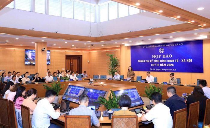 UBND thành phố Hà Nội tổ chức họp báo thông tin về tình hình kinh tế - xã hội Quý III năm 2026. Ảnh: Đình Hiệp