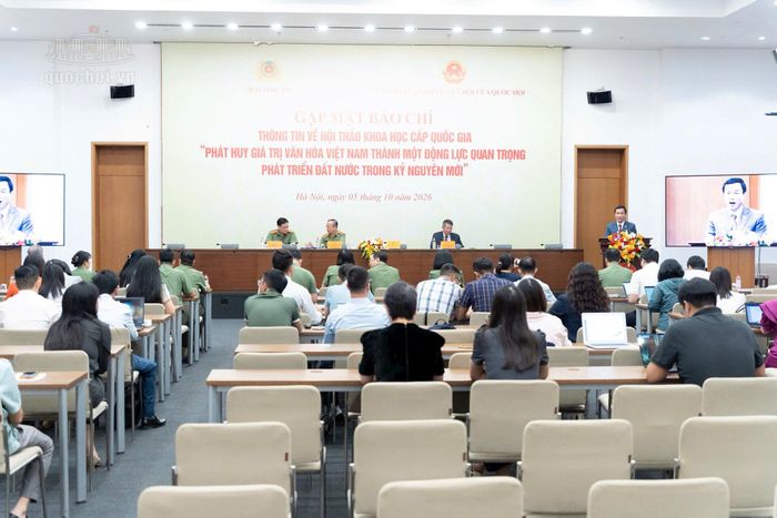 Quang cảnh buổi gặp mặt báo chí. Ảnh: media.quochoi.vn