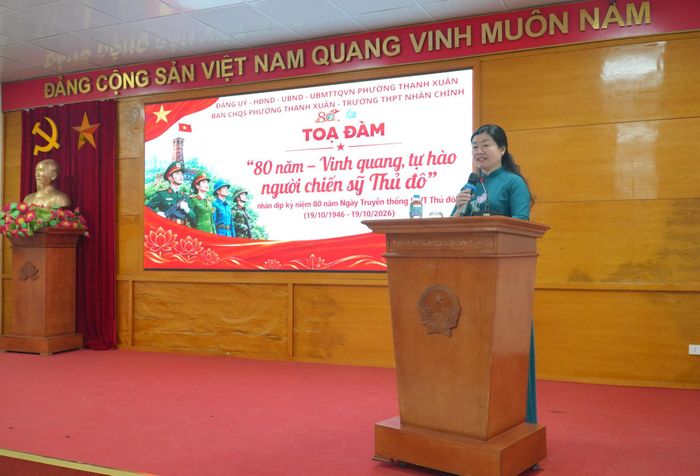 Phó Chủ tịch UBND phường Thanh Xuân Vương Thị Vân Khánh phát biểu tại buổi tọa đàm. Ảnh: Tùng Lâm