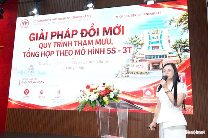 Tác giả Đào Thanh Hoàn trình bày sáng kiến tại vòng Chung khảo. Ảnh: Ngọc Tú