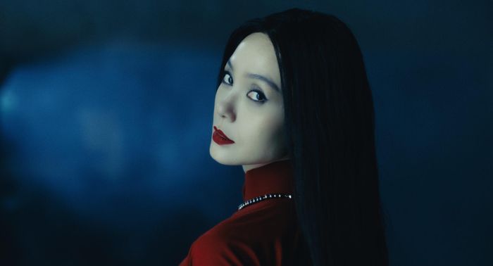 Tạo hình của Minh Hằng trong phim "Mẹ Mìn". 