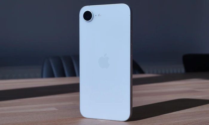 iPhone 16e