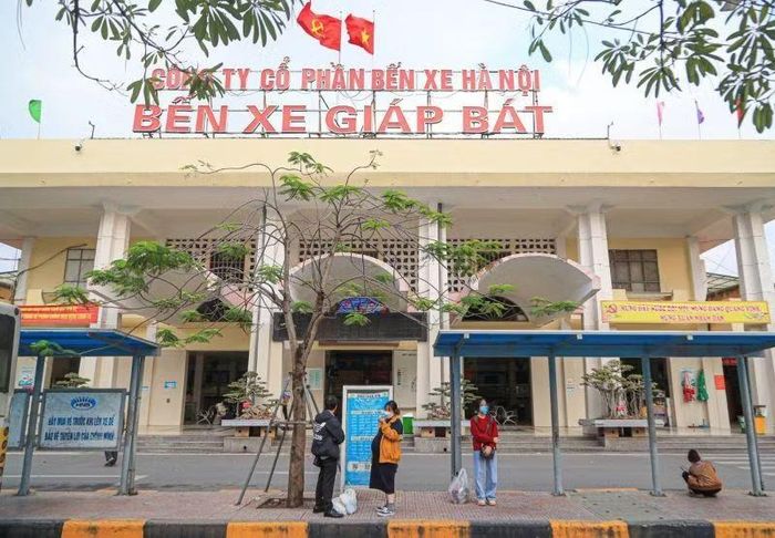 Hà Nội tạm dừng nhận đăng ký mới vận tải khách tuyến cố định về bến xe Giáp Bát và Nước Ngầm