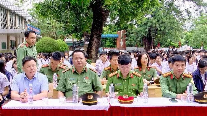 Các đại biểu tham dự chương trình