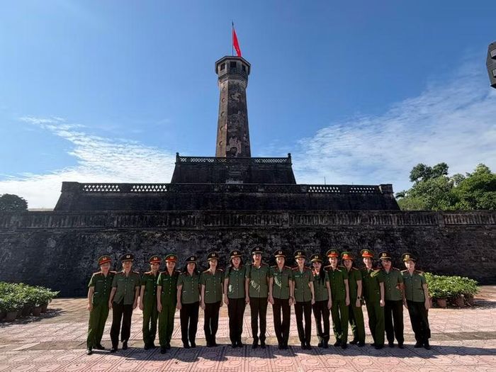 Hoạt động góp phần giáo dục truyền thống lịch sử, củng cố bản lĩnh chính trị và lan tỏa phong trào thi đua “Ba nhất: Kỷ luật nhất – Trung thành nhất – Gần dân nhất” trong các đơn vị thuộc Cụm thi đua số 8