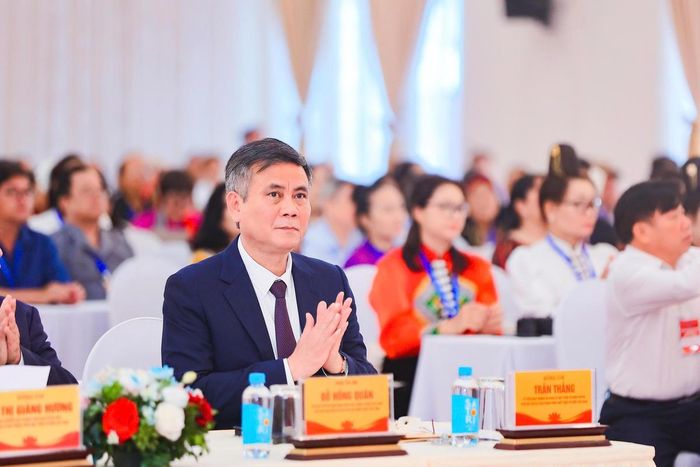 Phó Chủ tịch Trần Thắng và các đại biểu tham dự Đại hội.