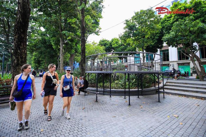 “Dải lụa ký ức” được triển khai theo hình thức xã hội hóa, nhân kỷ niệm 72 năm Ngày Giải phóng Thủ đô (10/10/1954 - 10/10/2026) và hướng tới Ngày Văn hóa Việt Nam 24/11.