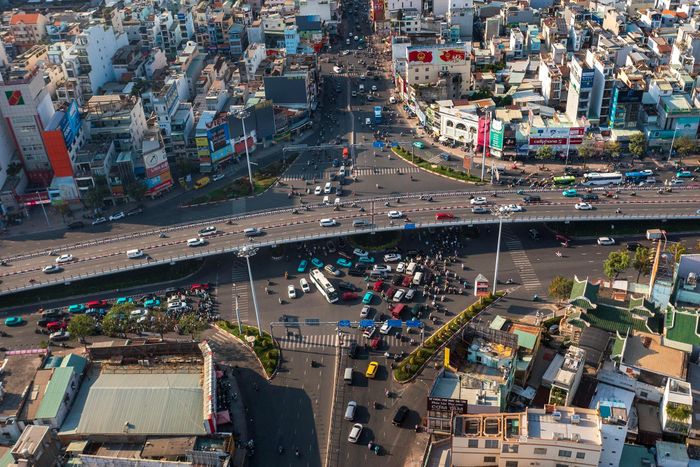 Metro số 2 Thủ Dầu Một - TP.HCM sẽ đi qua Ngã tư Hàng Xanh, cầu Thị Nghè và kết nối với công viên Tao Đàn. Ảnh: Hoài Bảo .