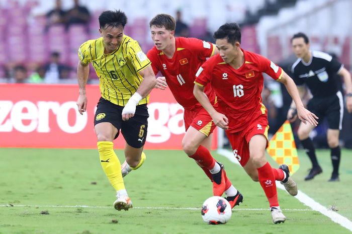  Việt Nam thua Thái Lan rồi Malaysia tại FIFA ASEAN Cup chỉ hơn một tháng sau chức vô địch khu vực, cho thấy tương quan trong nhóm đầu Đông Nam Á có thể thay đổi rất nhanh. 