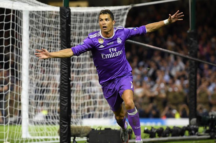  Ronaldo góp phần giúp Real Madrid chiến thắng Champions League hồi năm 2017, sau đó xuất hiện với kiểu tóc mới. Ảnh: Matthias Hangst. 