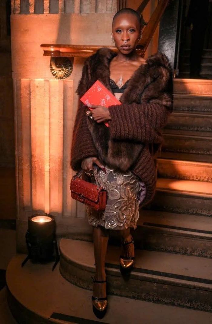  Nữ diễn viên Cynthia Erivo lựa chọn cuốn tiểu thuyết Giovanni’s Room của nhà văn da màu huyền thoại James Baldwin. Ảnh: WWD 