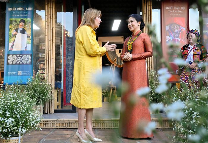  Phu nhân Ngô Phương Ly bày tỏ mong muốn trong thời gian tới, Việt Nam và Panama có thêm nhiều hoạt động giao lưu văn hóa và nhân dân, qua đó góp phần tăng cường sự hiểu biết và thắt chặt tình hữu nghị giữa nhân dân hai nước. 