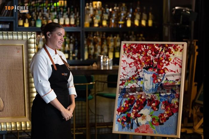 Camilla Bailey tìm thấy cảm giác thân thuộc trong tác phẩm “Little Flowers” của họa sĩ Nguyễn Đình Vũ