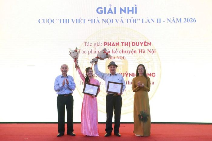 Ban tổ chức trao giải Nhì cho các tác giả