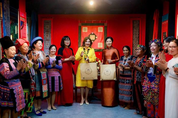 Phu nhân Ngô Phương Ly bày tỏ mong muốn trong thời gian tới, Việt Nam và Panama có thêm nhiều hoạt động giao lưu văn hóa và nhân dân