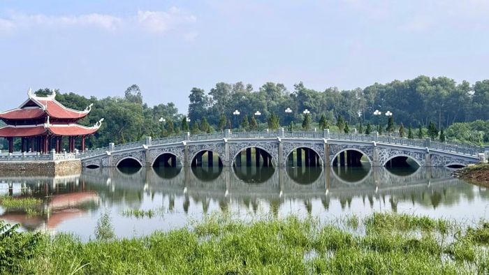  Không gian xanh mát bên trong Khu Nghi lễ thờ Tổ. (Ảnh: Ban tổ chức cung cấp) 