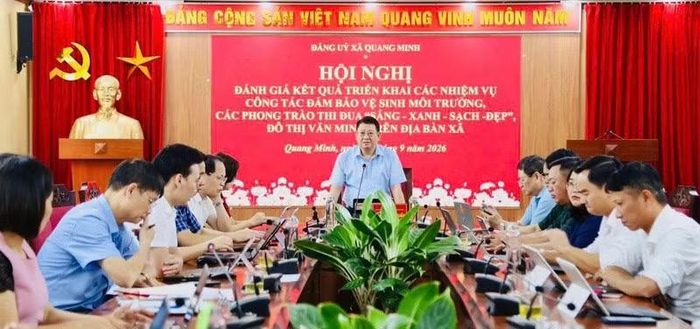 Hội nghị đánh giá kết quả triển khai các nhiệm vụ công tác bảo đảm vệ sinh môi trường xã Quang Minh. (Ảnh: Thanh Hậu)