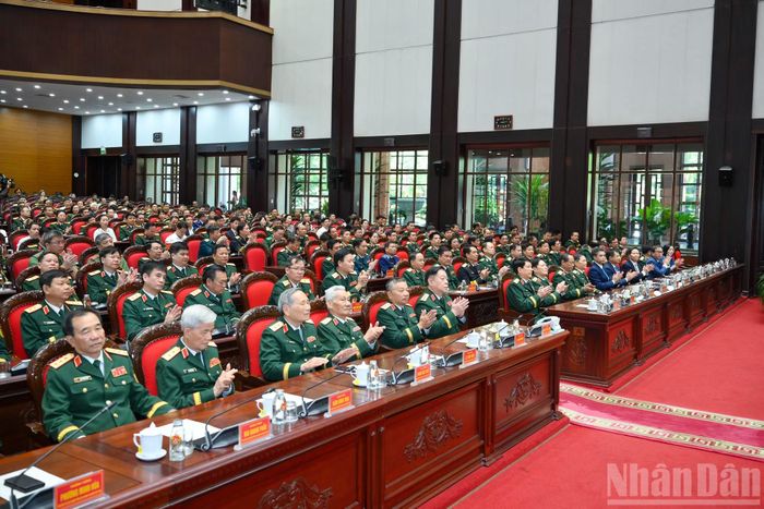 Các đại biểu tại lễ đón nhận.