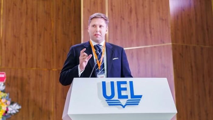 Phó Giáo sư Dominik Bierecki, Đại học Pomeranian phát biểu tại sự kiện. (Ảnh: UEL)