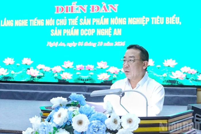 Phó Chủ tịch Ủy ban nhân dân tỉnh Nguyễn Văn Đệ phát biểu tại diễn đàn. ( Ảnh: Đ.P)